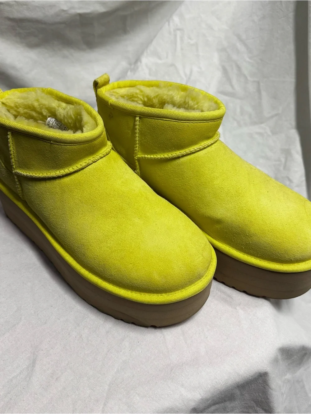 UGG Women’s Classic Ultra Mini Platform - sz 10